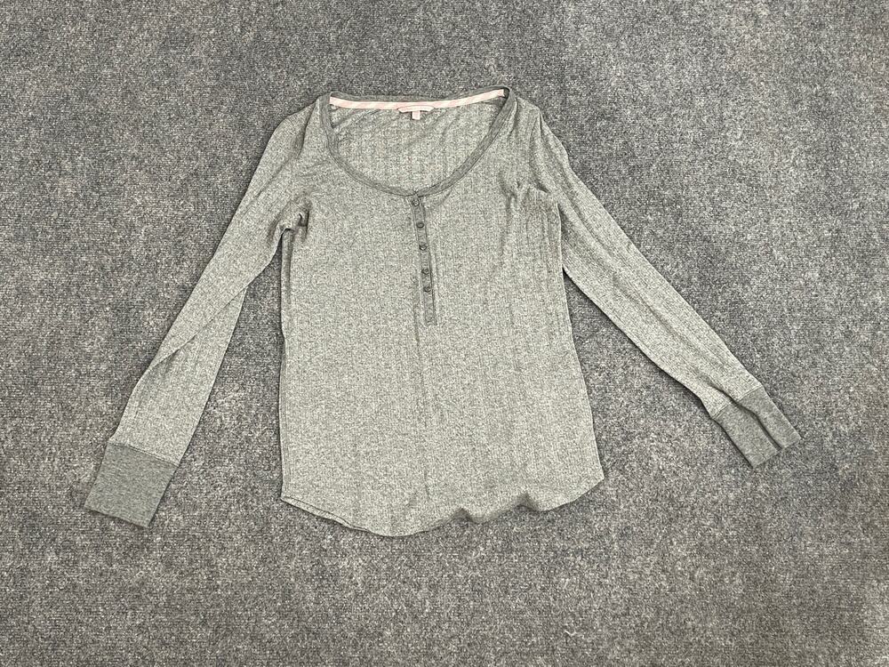 Victoria’s Secret Shirt Womens Medium Gray Pullover Sweater Lightweight N32